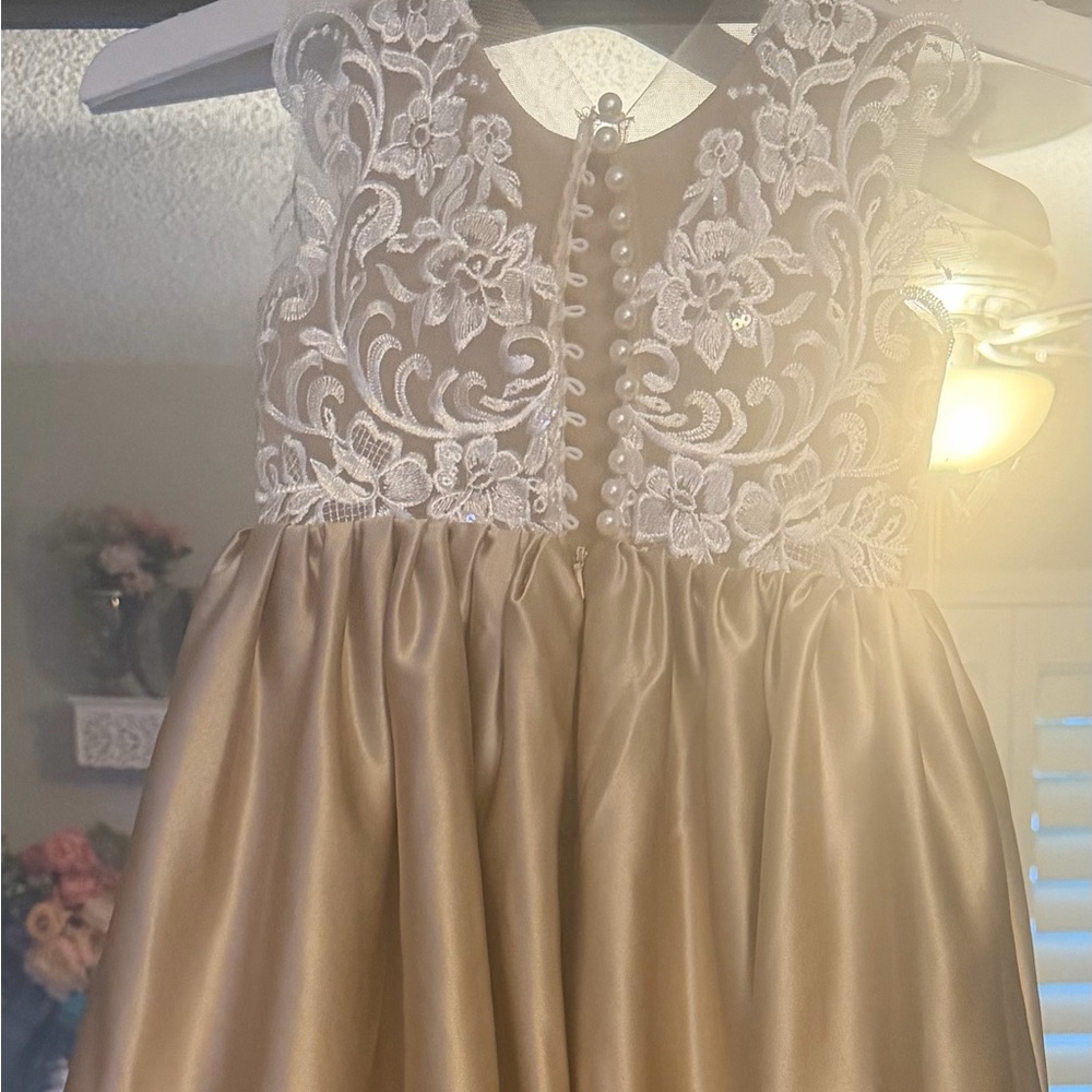Elegant Lace Back Kids Dress in gold/champagne - Picture 5 of 5